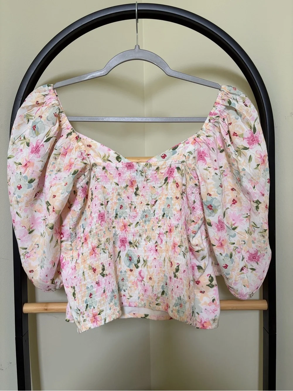 Abercrombie & Fitch pink pastel floral pattern  puff sleeves sweetheart top L